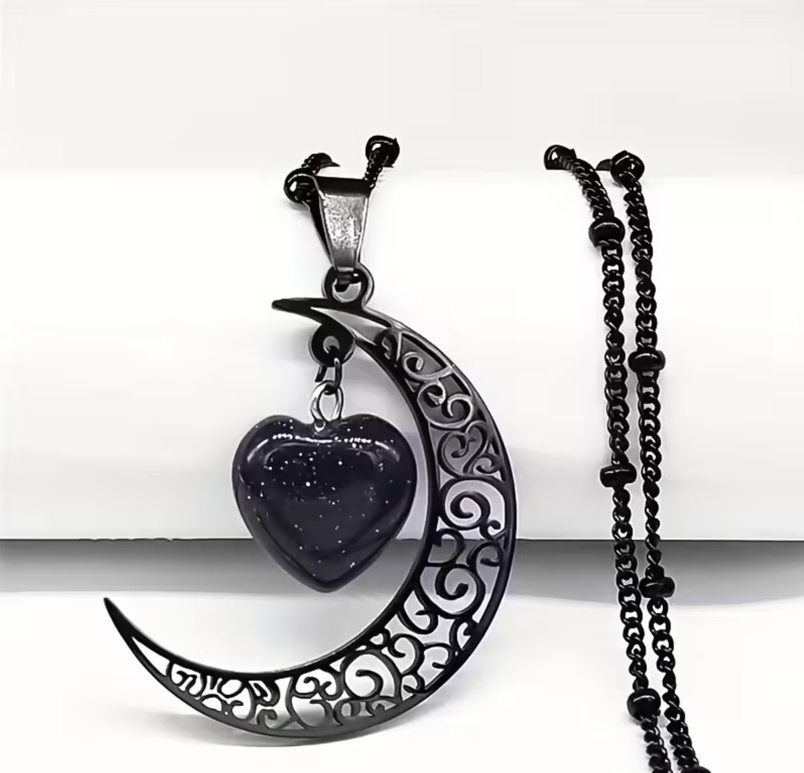 Collar luna dark y corazón