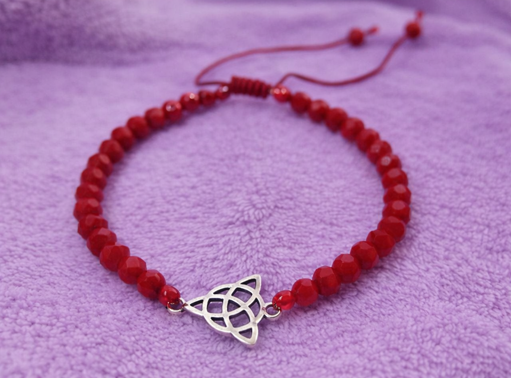 Pulsera cristal roja triqueta