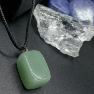 Collar cubico de aventurina verde