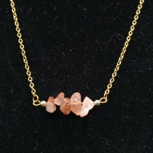 collar de piedritas cuarzo rosa