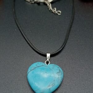 collar turquesa de corazón sencillo