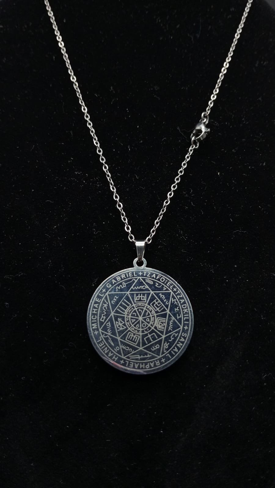 Collar con dije de los Arcangeles