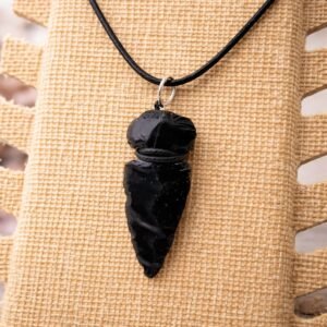Collar obsidiana rustica hacha 