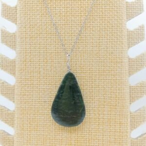 Collar jade nefrita en gota