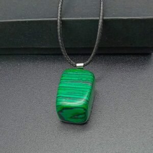 Collar malaquita en cuadrado