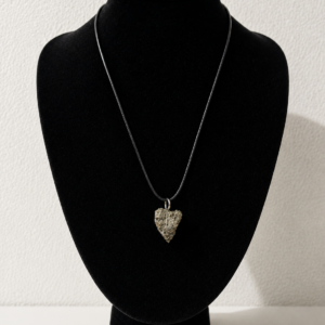Collar Piritav rústica engarzada