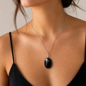 Collar de obsidiana en ovalo