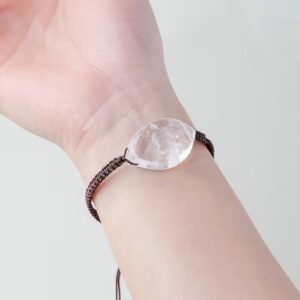 Pulsera con cuarzo blanco en forma de gota
